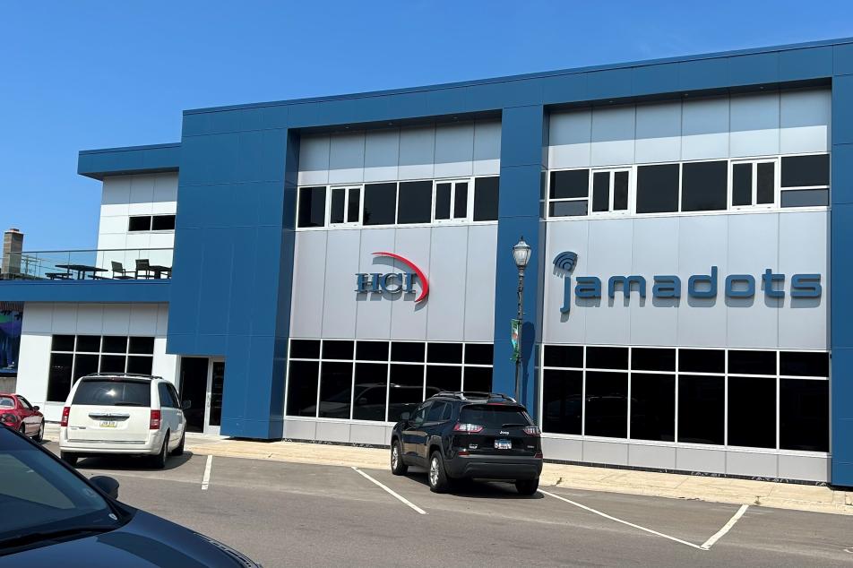 building Munising Front